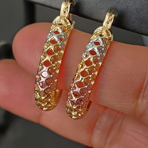 Gold Filled Oval Hoop Earrings Tricolor Cutout Design - Picture 5 of 5